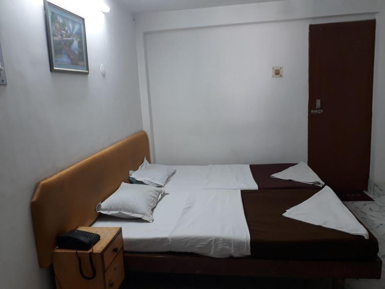 Deep Hotel Lucknow Exterior foto
